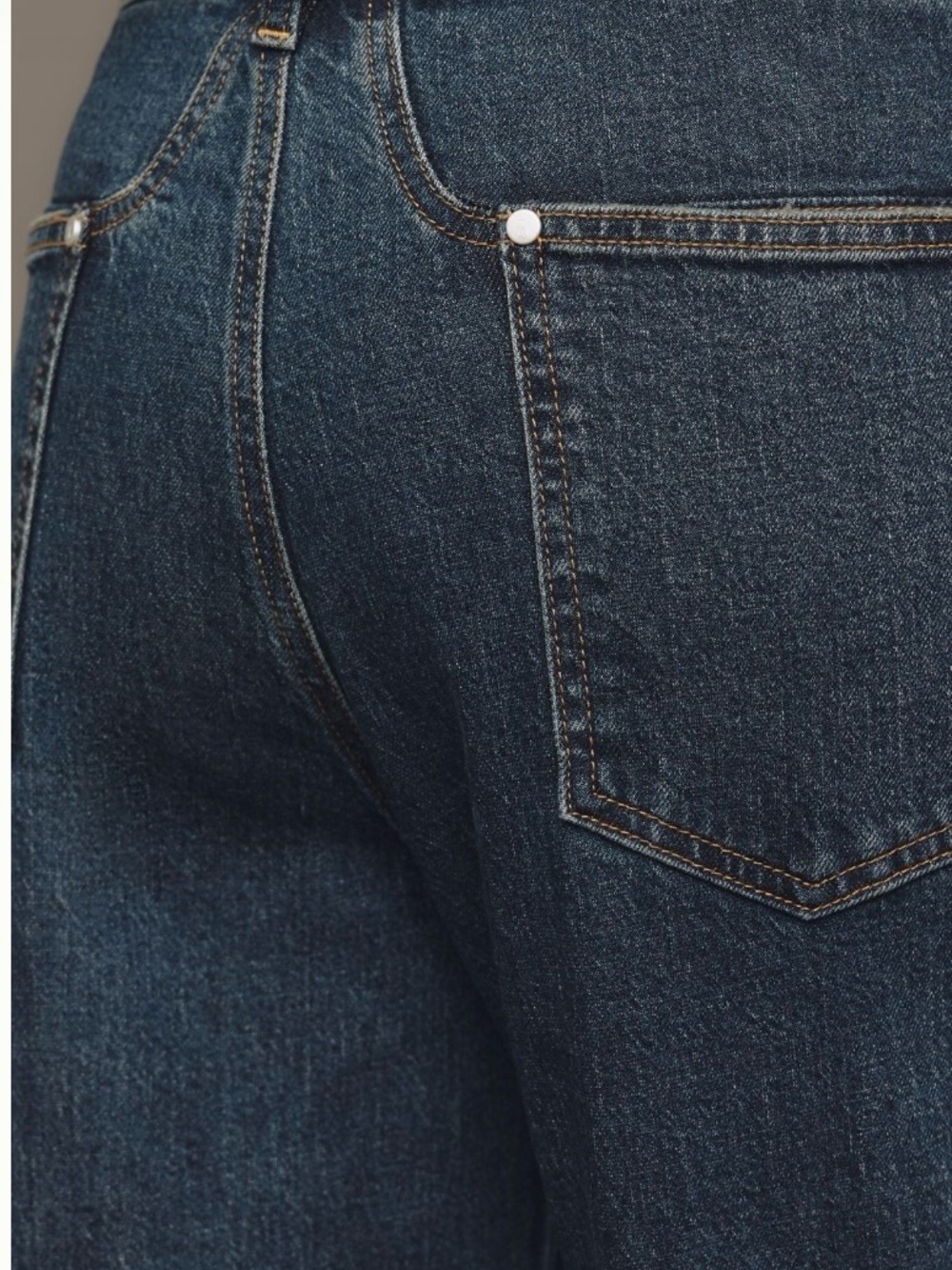 Pilcro Slouchy High-Rise Tapered Jeans almost new size 28 - Picture 4 of 4